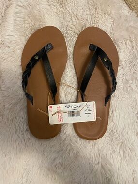 Roxy Brown Footbed Flip Flops with Black Braided Straps